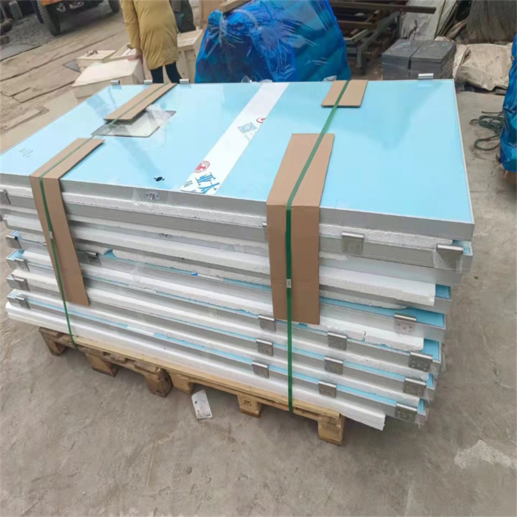 西藏工业防护先锋:定制化铅门解决方案全解析